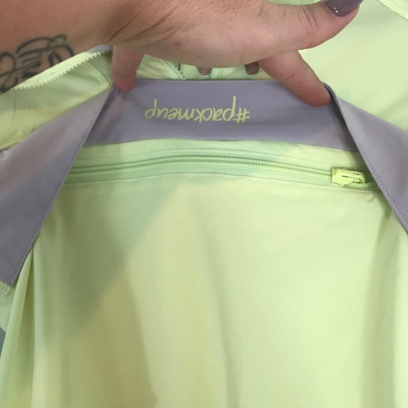 Ivivva girls shell jacket (Lululemon for kids) - Picture 3 of 6